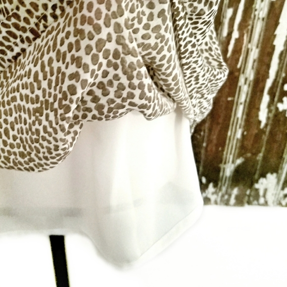 Anne Klein Blouse Brown Animal Print Size M - Picture 4 of 11